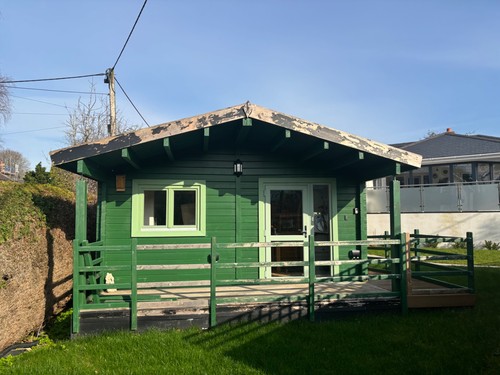 Log cabin