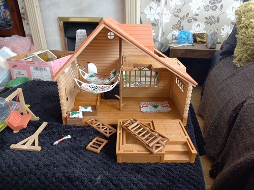 Sylvanian families log - families, cabin