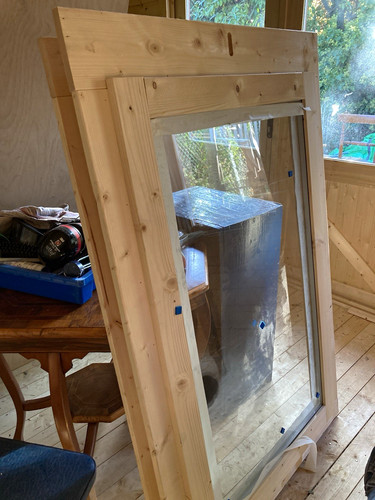 Log cabin window - ,